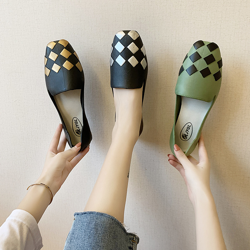 Giày bít trơn thời trang cho nữ