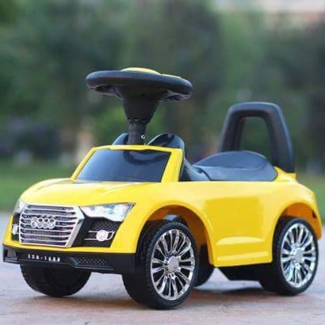 Xe chòi chân cho bé ôtô Audi (hàng nguyên hộp)