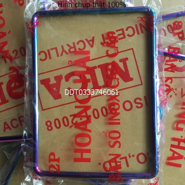 Bảng số titan gồm khung viền titan 7 màu + mica và pat sau phukientuhien