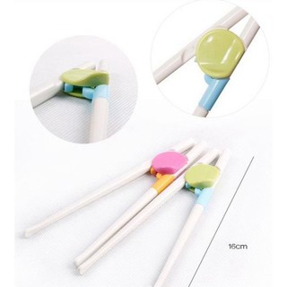 ĐŨA TẬP ĂN CHỐNG RỚT CHO BÉ