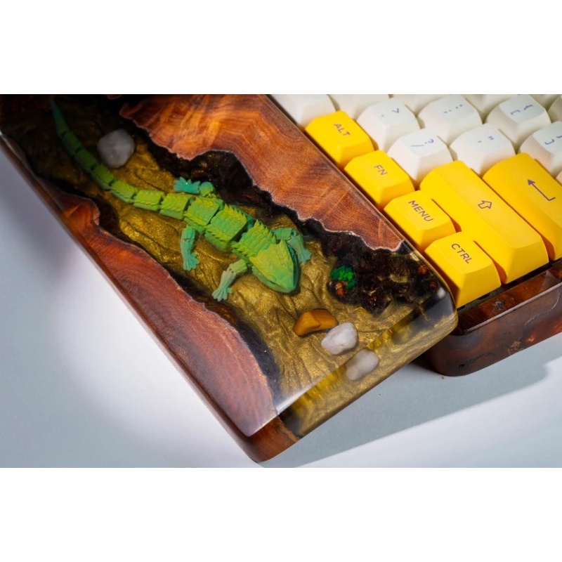 Kê tay bàn phím Thiên nhiên : Bọ hung/Tắc kè.Wrist Rest Resin Natural