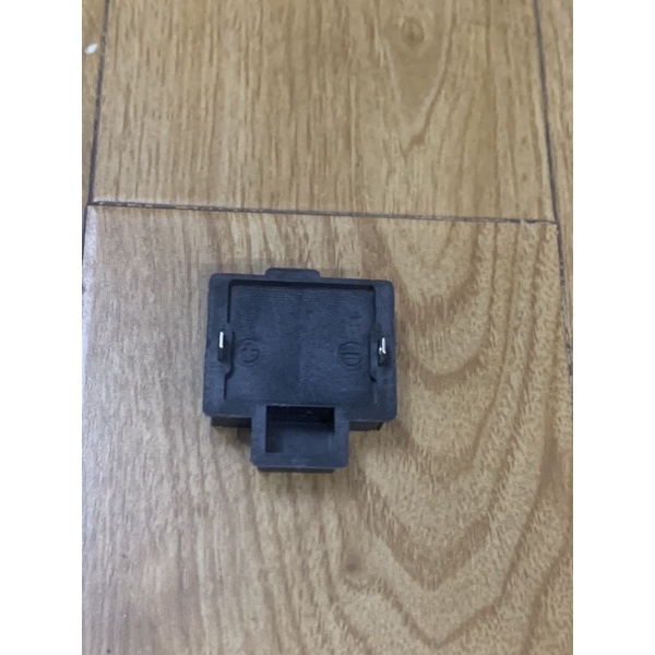 Chân Gài Pin Makita