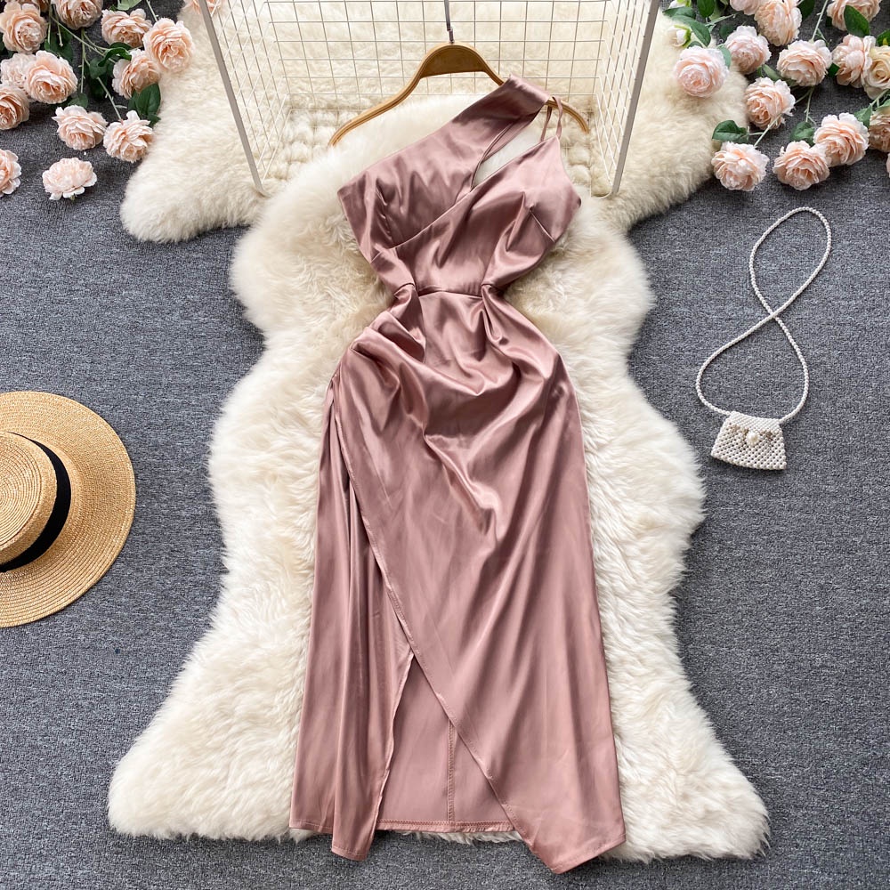 Váy satin cao cấp của Pháp trễ vai gợi cảm ôm vừa vặn và mỏng manh tính khí trang phục dạ hội dự tiệc xẻ hông túi đeo ch