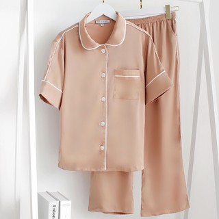 Lilas Blanc Bộ Pijama Lụa Ngắn Tay Quần Lửng Đồng Phối Viền TrắnG