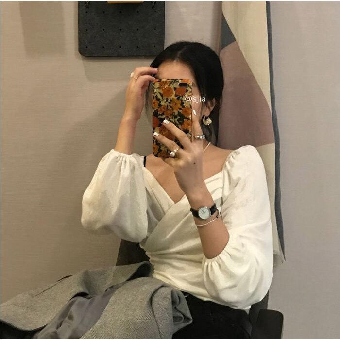 Áo Nhung Xếp Ly Tay Phồng Cổ Chữ V Phong Cách Retro Hàn Quốc Có 2 Màu Lựa Chọn | BigBuy360 - bigbuy360.vn