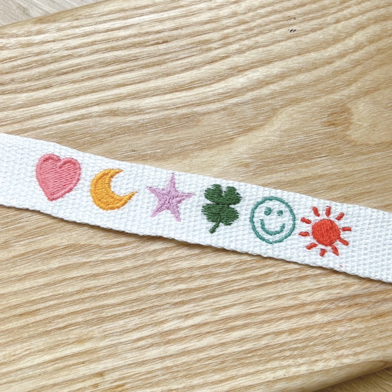 Móc khóa thêu tên tặng quà sinh nhật, giáng sinh, quà tặng ý nghĩa