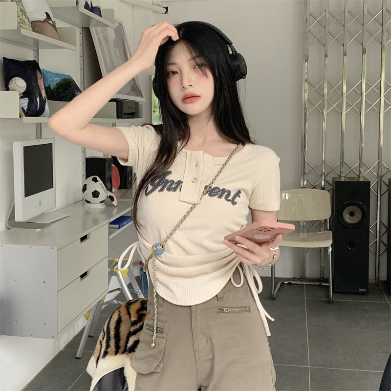Áo Croptop Dây Rút Khuy Bấm Áo Croptop Nữ Ngắn Tay Màu Be Chất Tăm Bozip Co Giãn Ôm Body Sexy