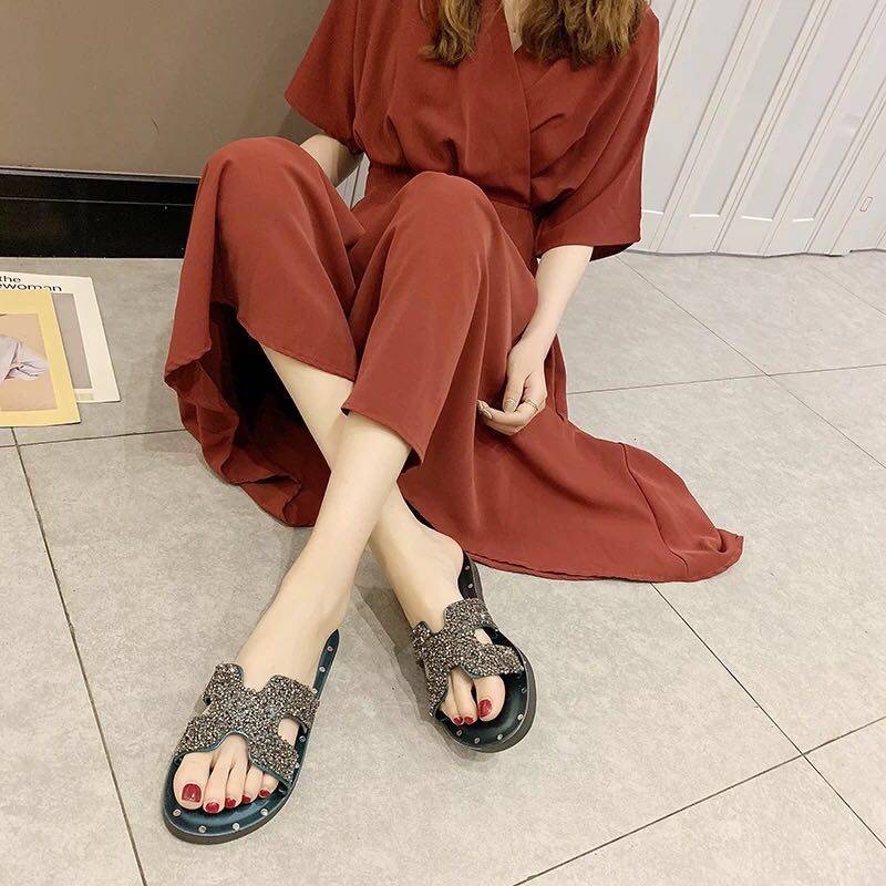 Dép Sandal Mùa Hè Đế Xuồng Đính Đá Phong Cách Thời Trang Hàn Quốc Mới