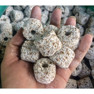 Sứ cao cấp, sứ viên lỗ vật liệu lọc cho bể cá. Sứ muối tiêu viên 1kg