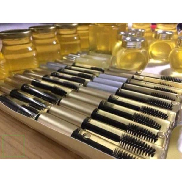 1 chiếc chuốt mi dầu dừa (mascara dầu dừa) tự nấu thơm lừng