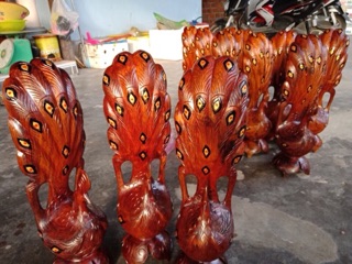 Chim công gỗ lim đá gia lai