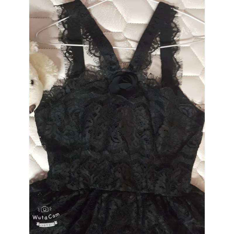 Đầm ren công chúa cao cấp.