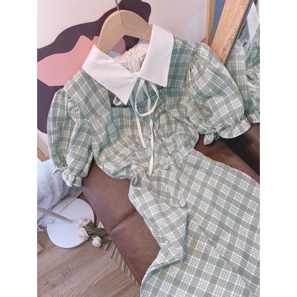Đầm caro xanh mint nút bọc