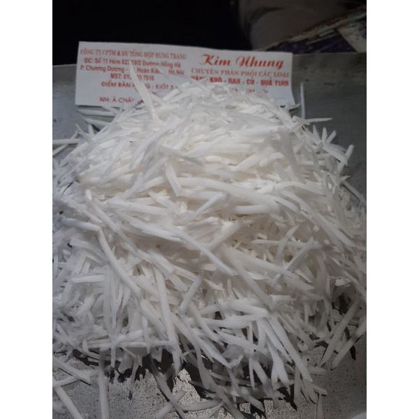 Dừa tươi nạo sợi  dùng để nấu xôi, ăn chè, làm kem, làm nhân bánh...