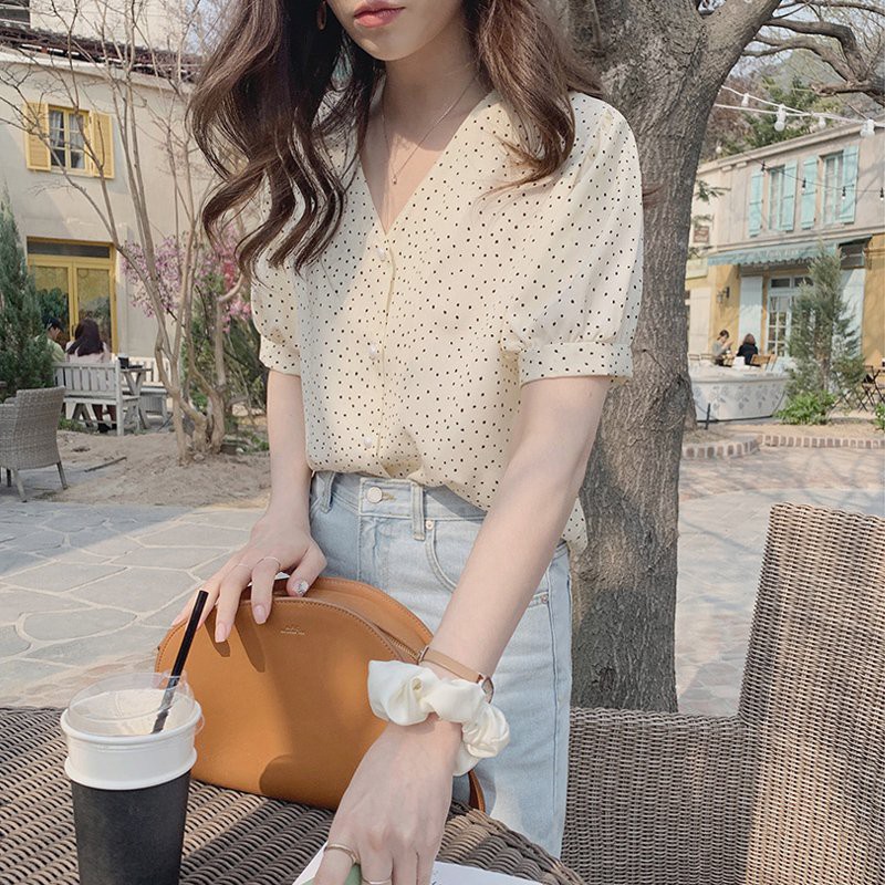 Áo sơ mi nữ thiết kế tay ngắn cổ V chấm bi nhỏ sm61