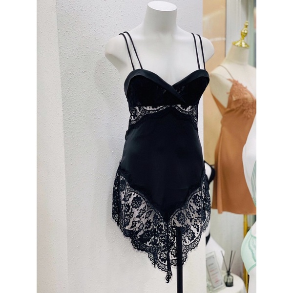 Váy ngủ lụa 2 dây sexy D01 cao cấp [quyến rũ, khoe lưng trần]