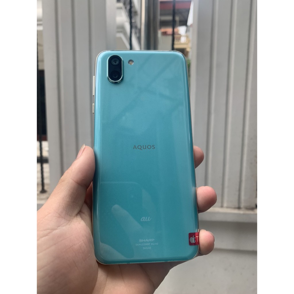 Điện thoại Sharp AQUOS R2 Ram 4/64GB 1SIM Màn Hình IPS LCD, 6"