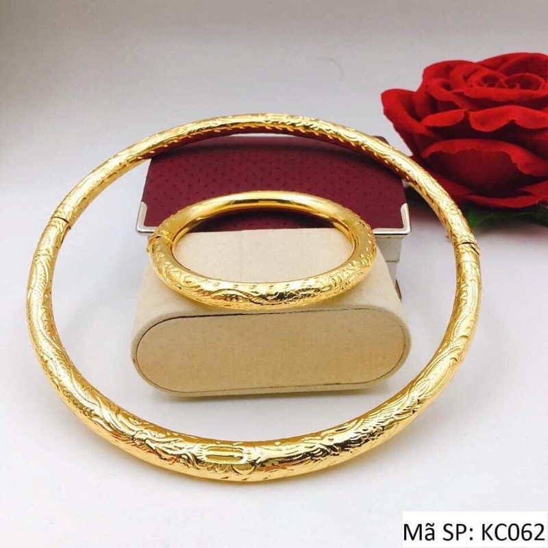 Bộ trang sức cưới 2 món (một kiềng và một vòng tay) mạ vàng 24 có kèm hộp nhung đỏ