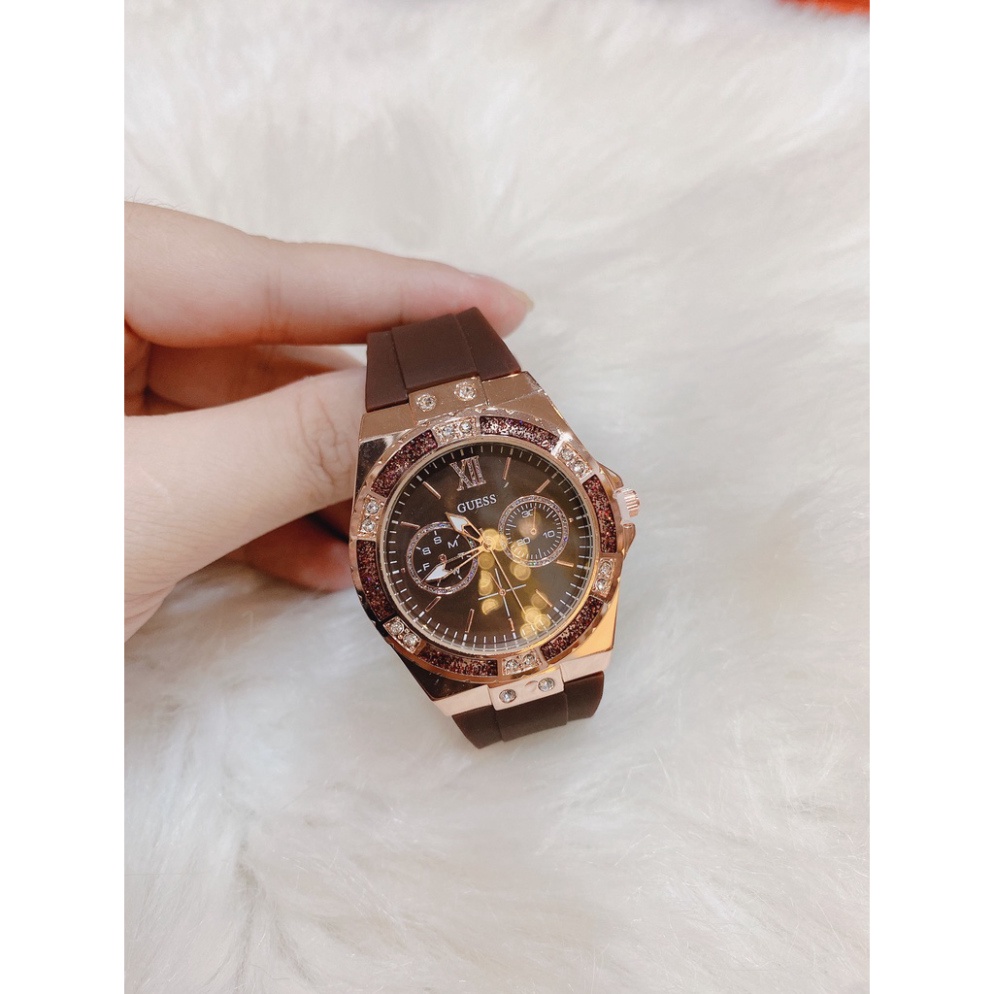 Đồng hồ guess nữ dây silicon bền đẹp, thiết kế sang trọng, trẻ trung, chống nước bảo hành 12 tháng