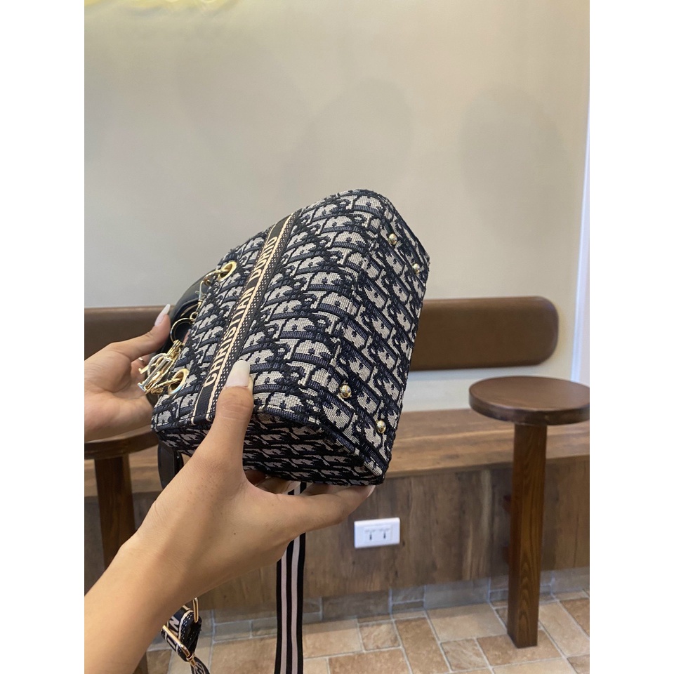 Túi đeo chéo Lady vải dệt thổ cẩm thời trang 2022