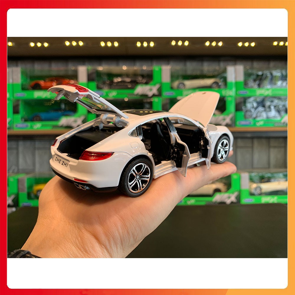Mô hình xe Porsche Panamera tỉ lệ 1:32 hãng CHEZHI