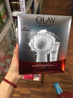 Máy massage rửa mặt Olay