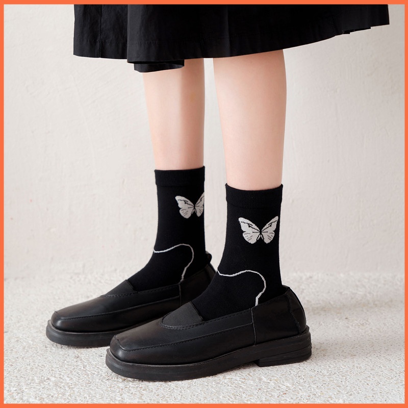 Tất, Vớ Nam Nữ Gân Tăm Họa Tiết Trắng Đen Phối Hình Bướm Unisex - Subo Shop