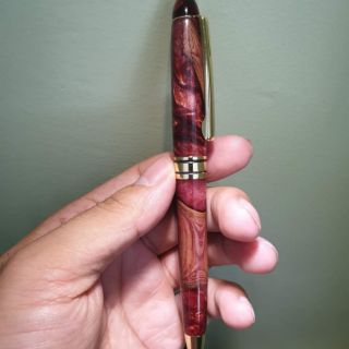 Bút gỗ resin