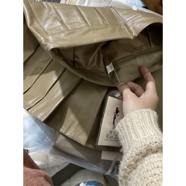 Chân váy da xếp ly có lót quần hàng Quảng Châu | BigBuy360 - bigbuy360.vn