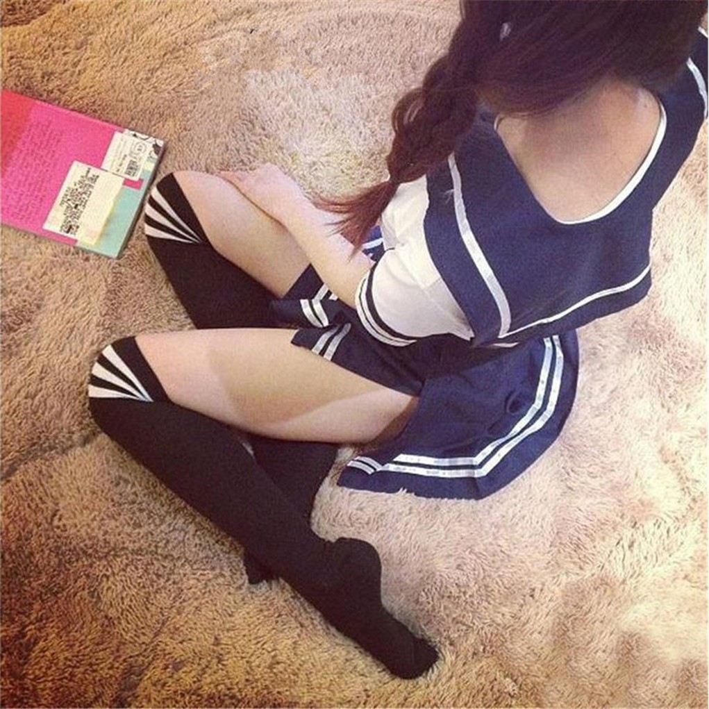 Bộ đồ hóa trang nữ sinh phong cách gợi cảm