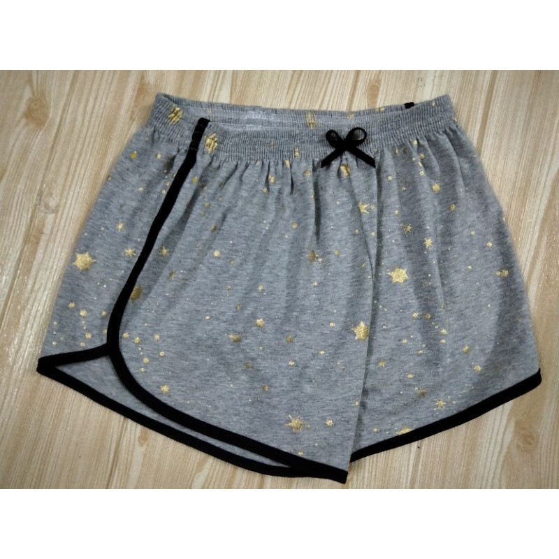 Quần đùi short nữ thun cotton 4 chiều co giãn thoải mái và thoáng mát dễ chịu  phù hợp mặc ở nhà, tập gym, đi biển.