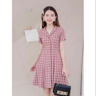 Đầm suông caro cổ vest nút kim bấm
