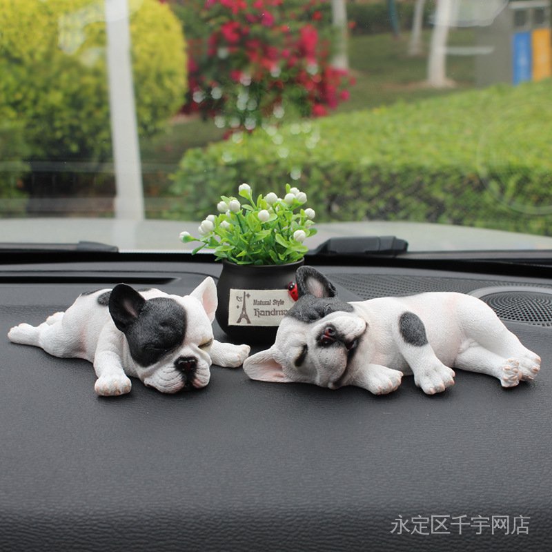 Chú Chó Bull Pháp Dễ Thương Dùng Trang Trí Xe Hơi