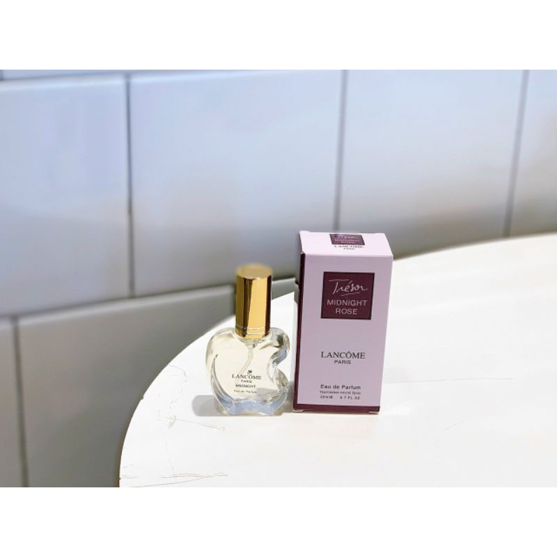 LANCOME MIDNIGHT ROSE HOÀN TIÊN NẾU LƯU HƯƠNG KHÔNG TỐT | BigBuy360 - bigbuy360.vn