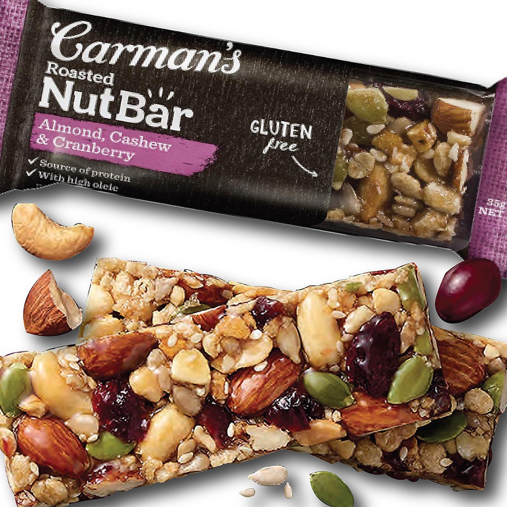 Thanh Hạt Ăn Kiêng Carman's Nut Bar Hạnh Nhân, Hạt Điều, Nam Việt Quất - 175g