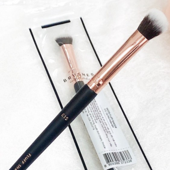 Cọ phủ phấn mắt Vacosi E15 (cọ đầu mềm,mượt)