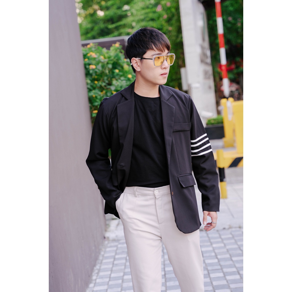 Áo khoác blazer nam MALTRIK đen kẻ tay trắng nổi bật chất vải Hàn tuyết mưa dày dặn có size lớn đến 110kg