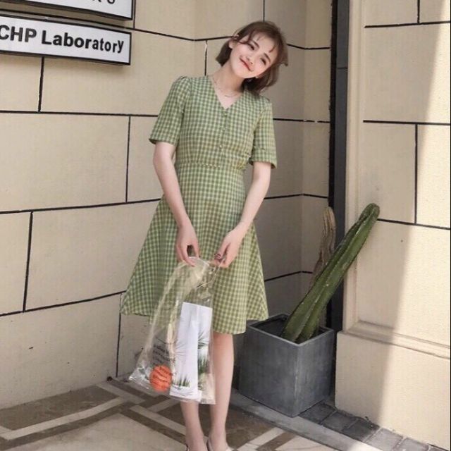 Nhập WAFS1921 giảm 15% tối đa 30k đơn 99k_ Đầm caro xoè nút bọc (có 2 màu)