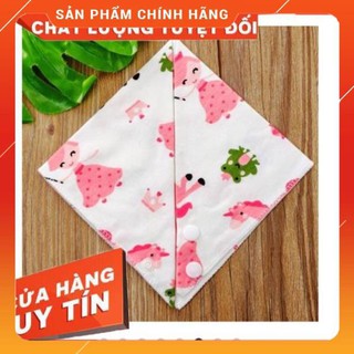 Yếm ăn dặm có cúc cài