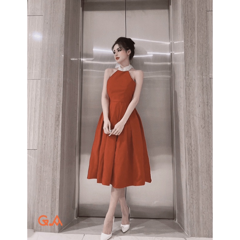 ĐẦM XÒE CỔ YẾM NƠ SAU LƯNG TÔN DÁNG VAI TRẦN GỢI CẢM PU