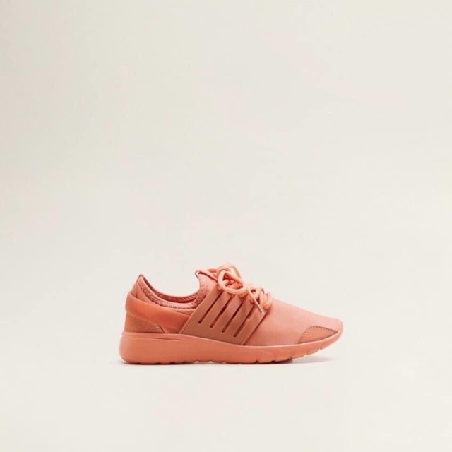 Giày sneaker