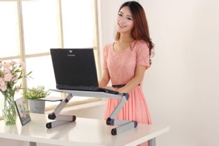 Kệ đỡ laptop