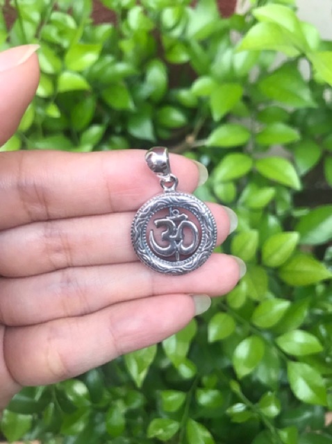 MẶT DÂY CHUYỀN CHỮ OM XOAY