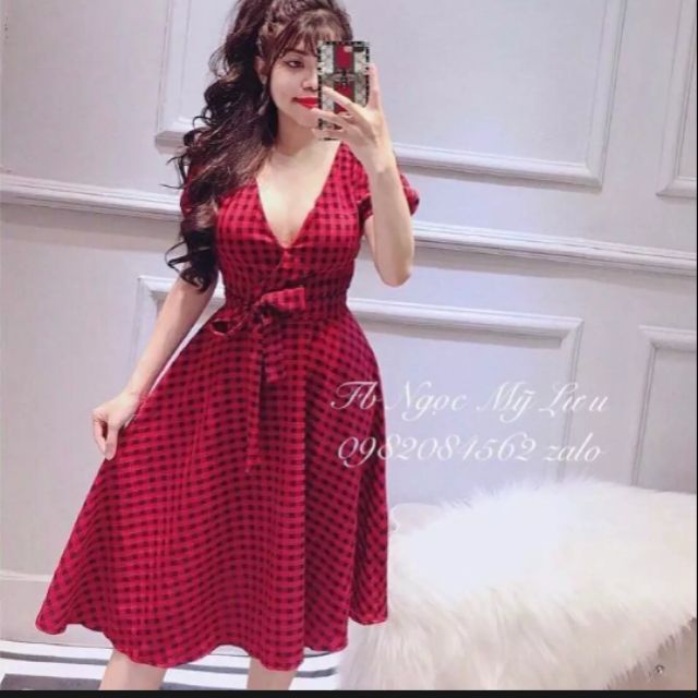 Đầm caro cột eo