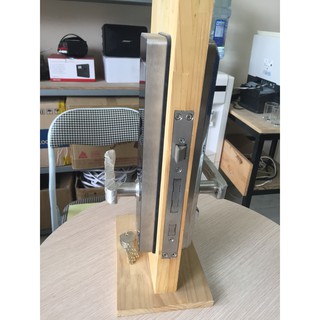 Khóa cửa vân tay
