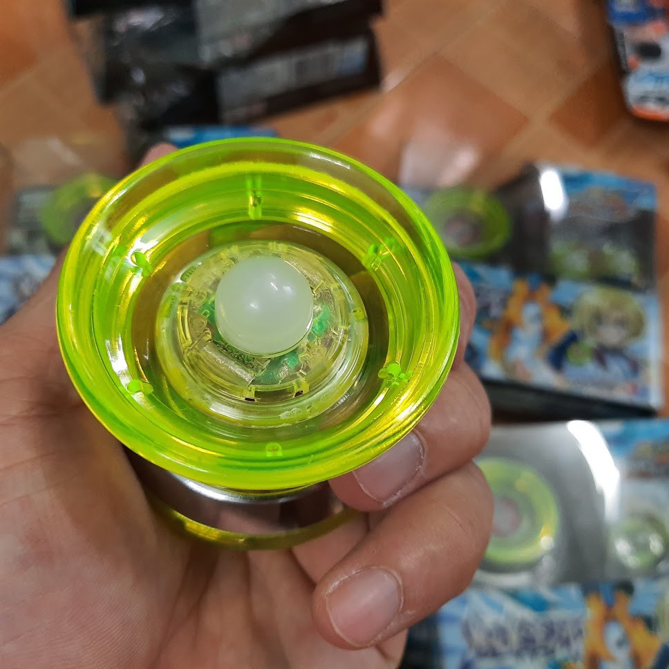 Con quay Yoyo Bánh Xe Thần Lửa 676207 đồ chơi trẻ em Tuyệt đỉnh Yoyo bằng nhựa có đèn sáng bằng nhựa cao cấp hãng Auldey