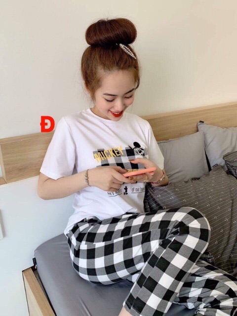 Bộ mickey quần kẻ