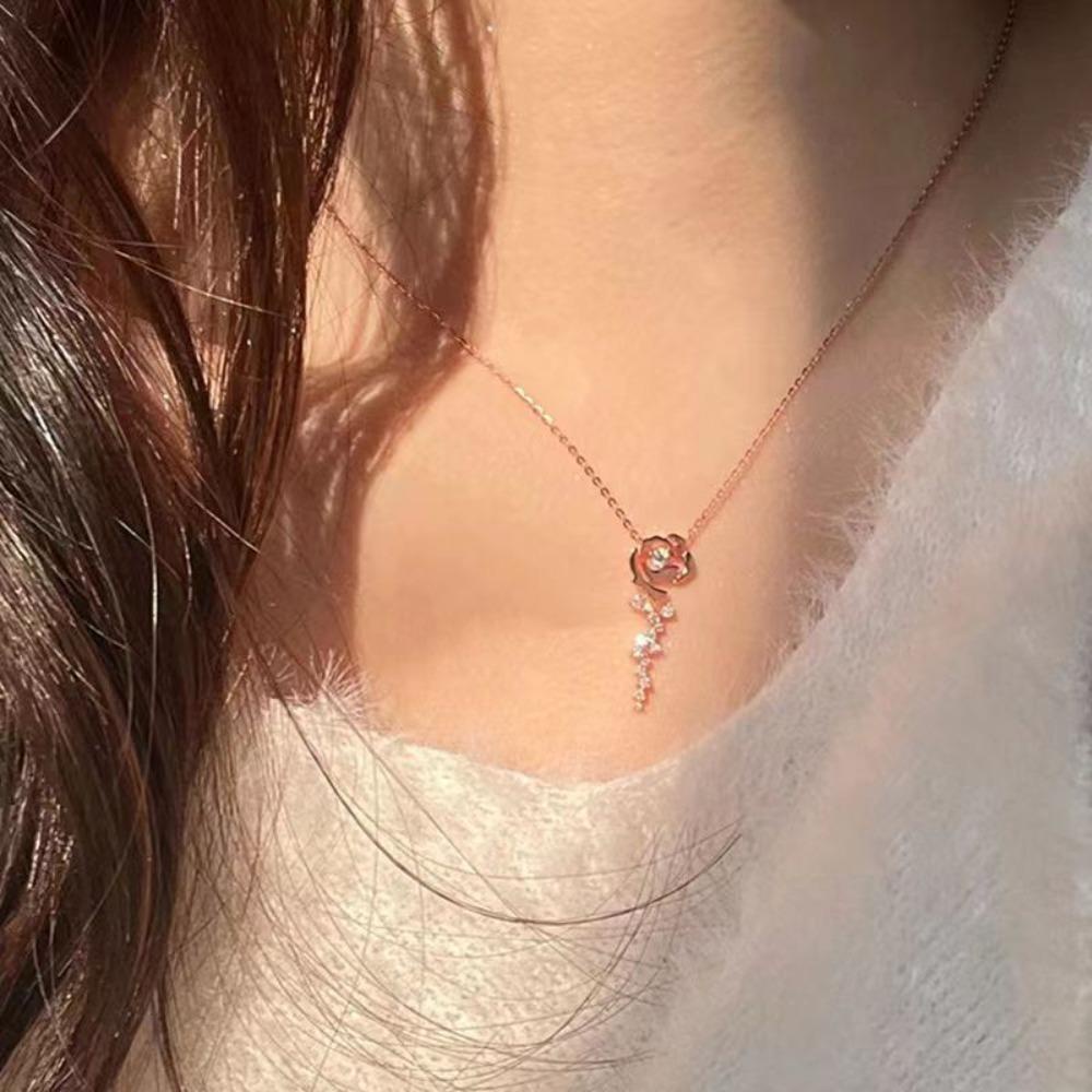 QQMALL Vòng Cổ Choker Hình Hoa Hồng Lấp Lánh Tinh Tế Cho Nữ