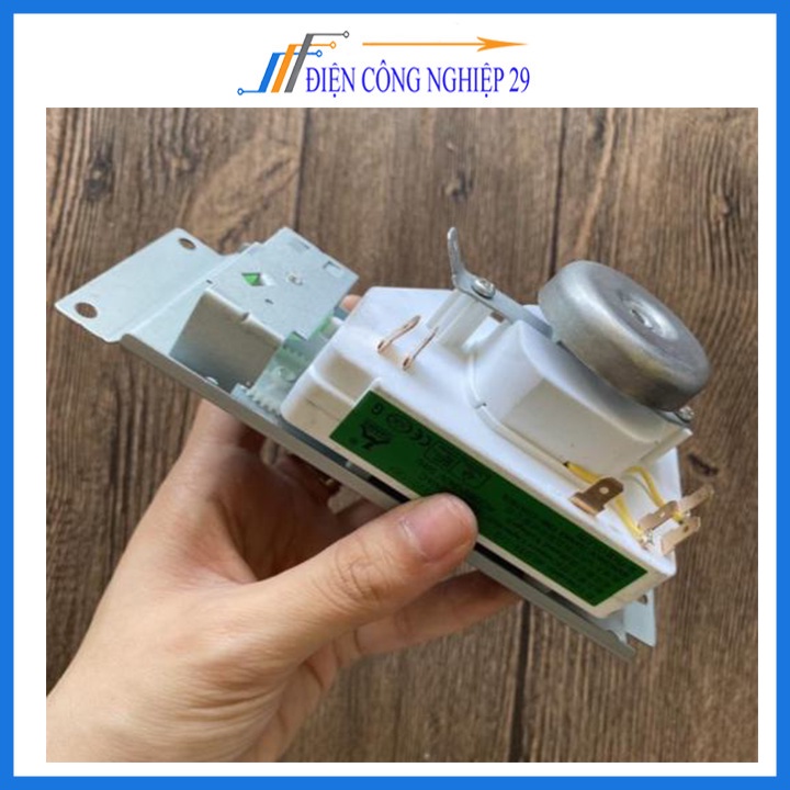 Đồng hồ cơ lò vi sóng có nướng - không nướng 4 chân ,6 chân