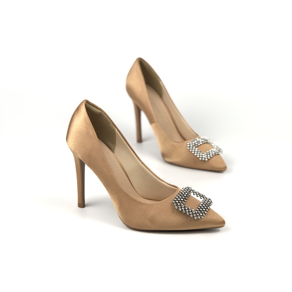 Giày cao gót 9p bít mũi HADU G933 khóa đính đá, chất liệu lụa satin, gót cao từ 7 10cm